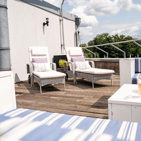 Hafenhotel Pommernyacht Иккермюнде Экстерьер фото