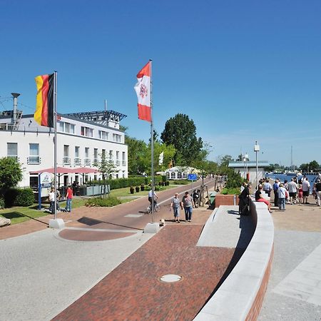 Hafenhotel Pommernyacht Иккермюнде Экстерьер фото