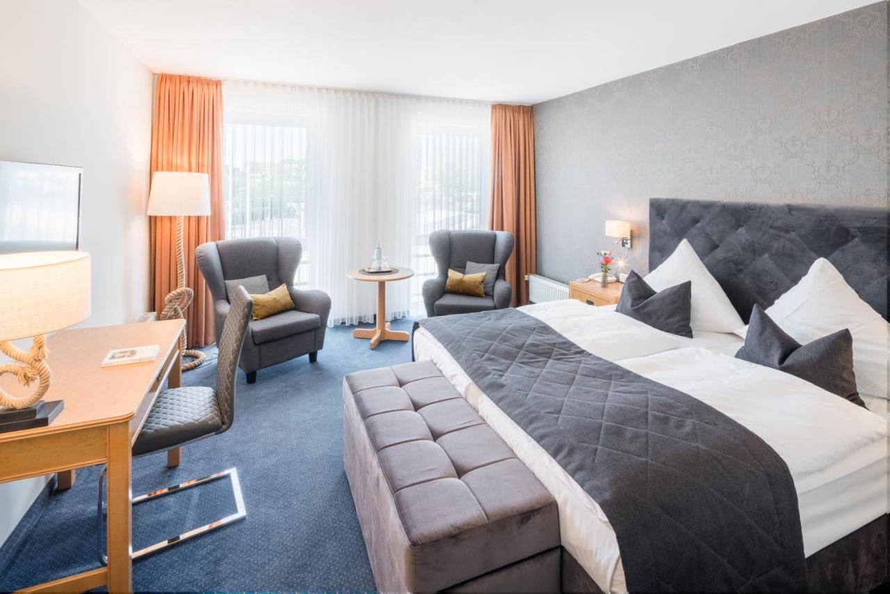 Hafenhotel Pommernyacht Иккермюнде Экстерьер фото