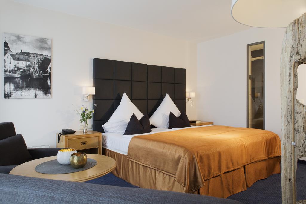 Hafenhotel Pommernyacht Иккермюнде Номер фото