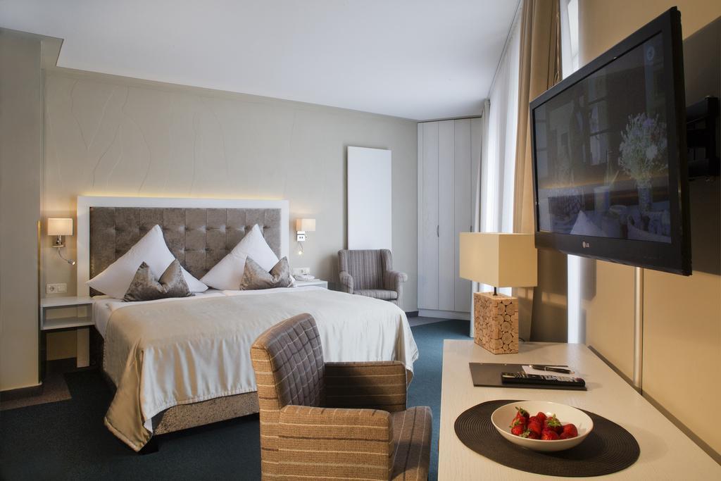 Hafenhotel Pommernyacht Иккермюнде Номер фото