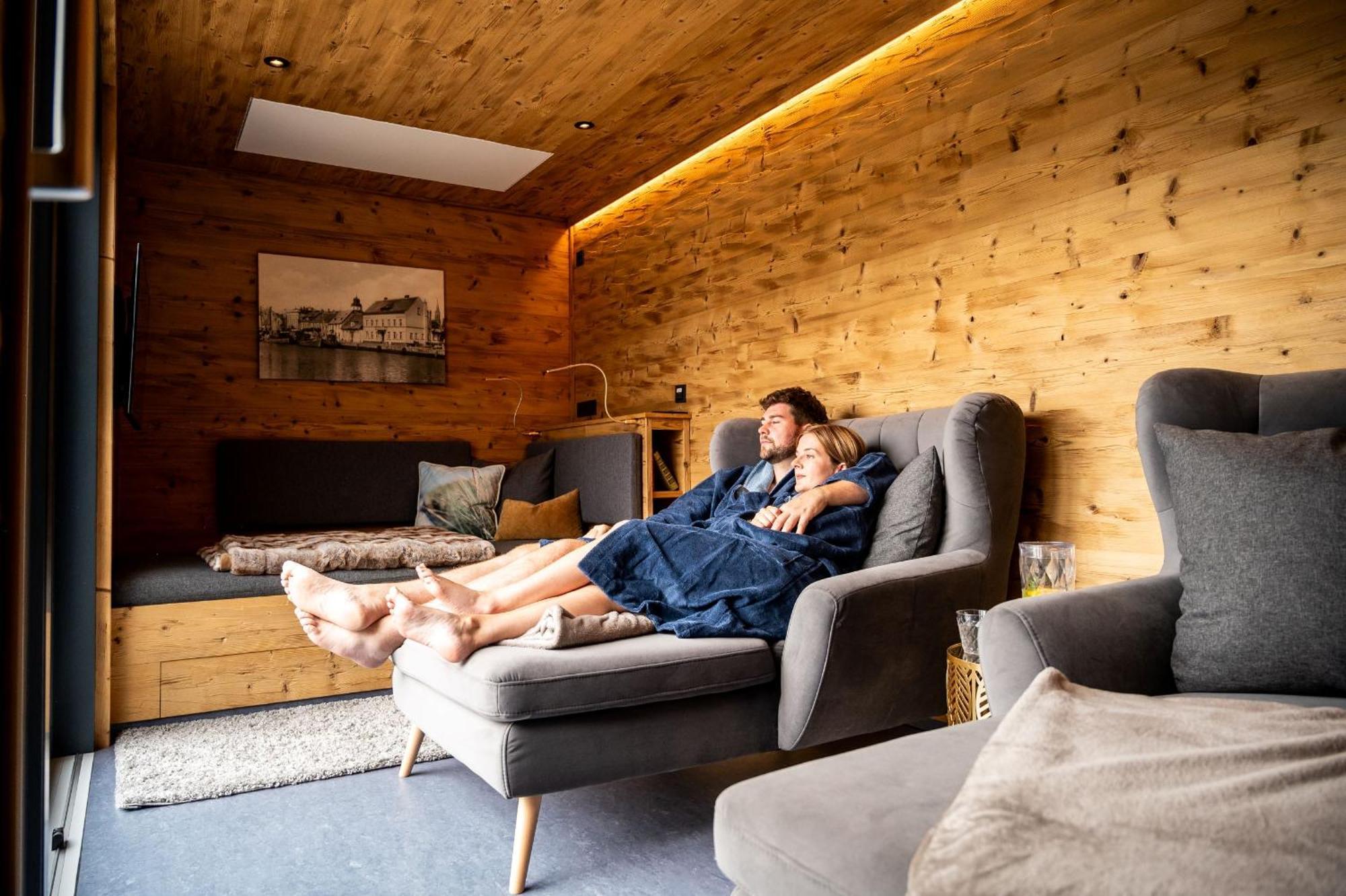 Hafenhotel Pommernyacht Иккермюнде Экстерьер фото