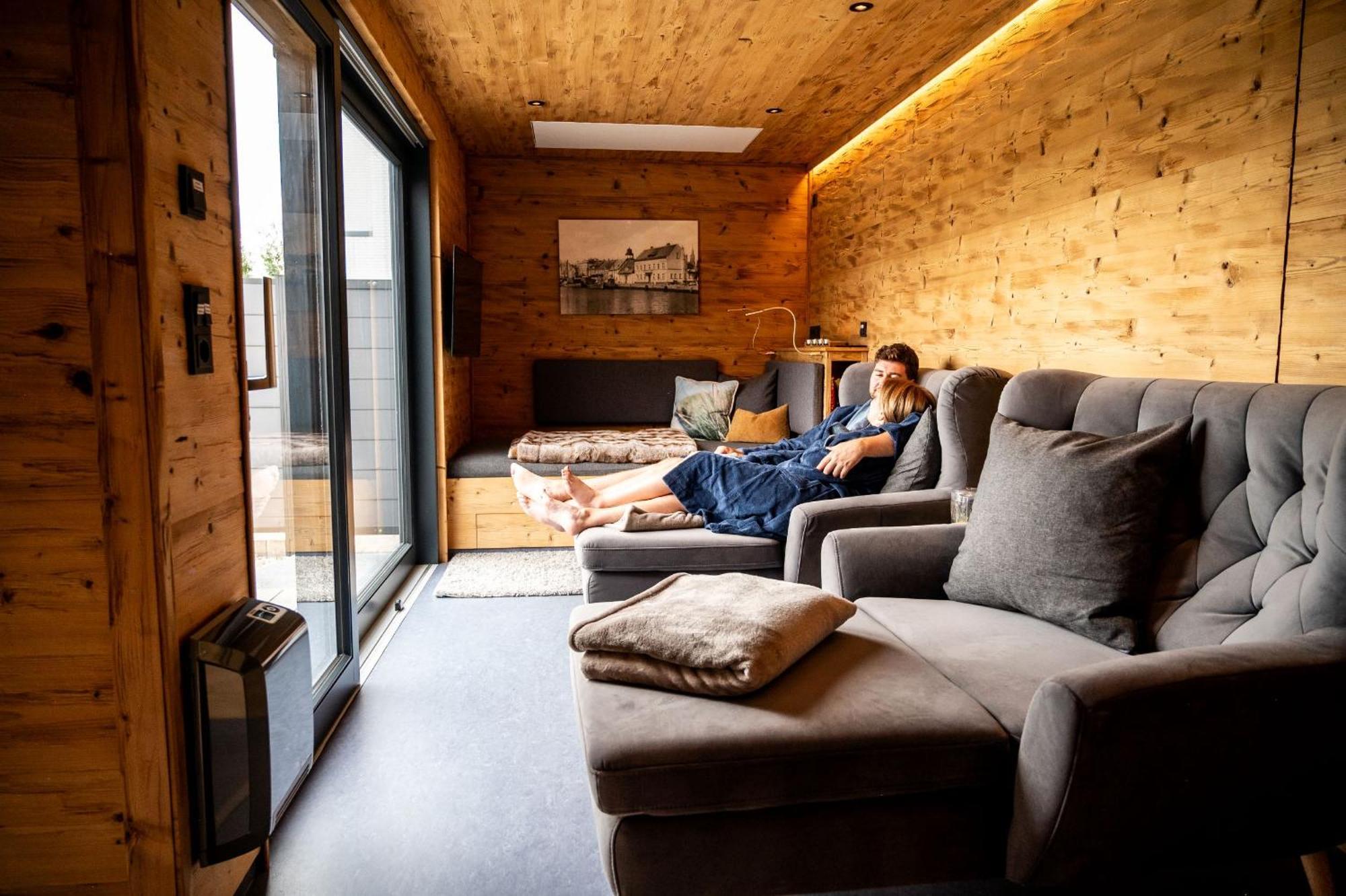 Hafenhotel Pommernyacht Иккермюнде Экстерьер фото