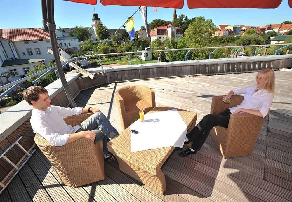 Hafenhotel Pommernyacht Иккермюнде Экстерьер фото