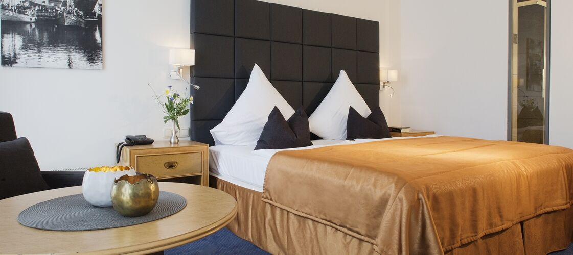 Hafenhotel Pommernyacht Иккермюнде Экстерьер фото